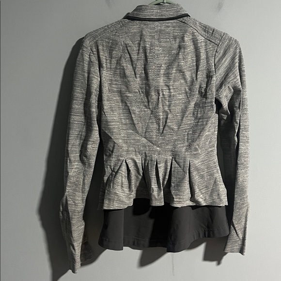 Lululemon Bust A Move Jacket - Picture 3 of 4